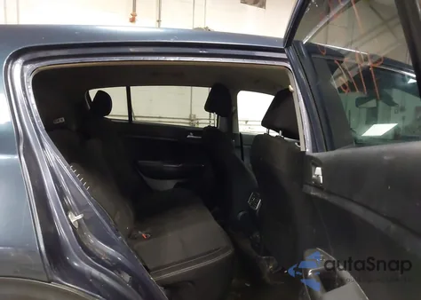 2018 Kia Sportage Lx z USA, uszkodzony, nr VIN KNDPMCAC2J7308518